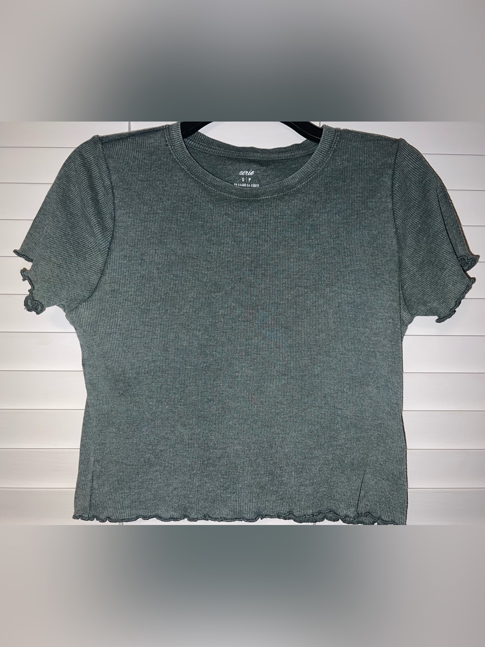 Aerie Sage Green Ribbed Lettuce-Edge Crop Baby Tee Woman’s Sz S